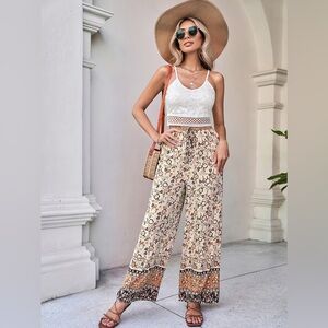 SHEIN©️ Lace Cami Top & Floral Print Wide Leg Pants  M (6)